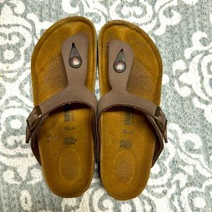 Like New Girls Birkenstock Sandals, Size 33.
